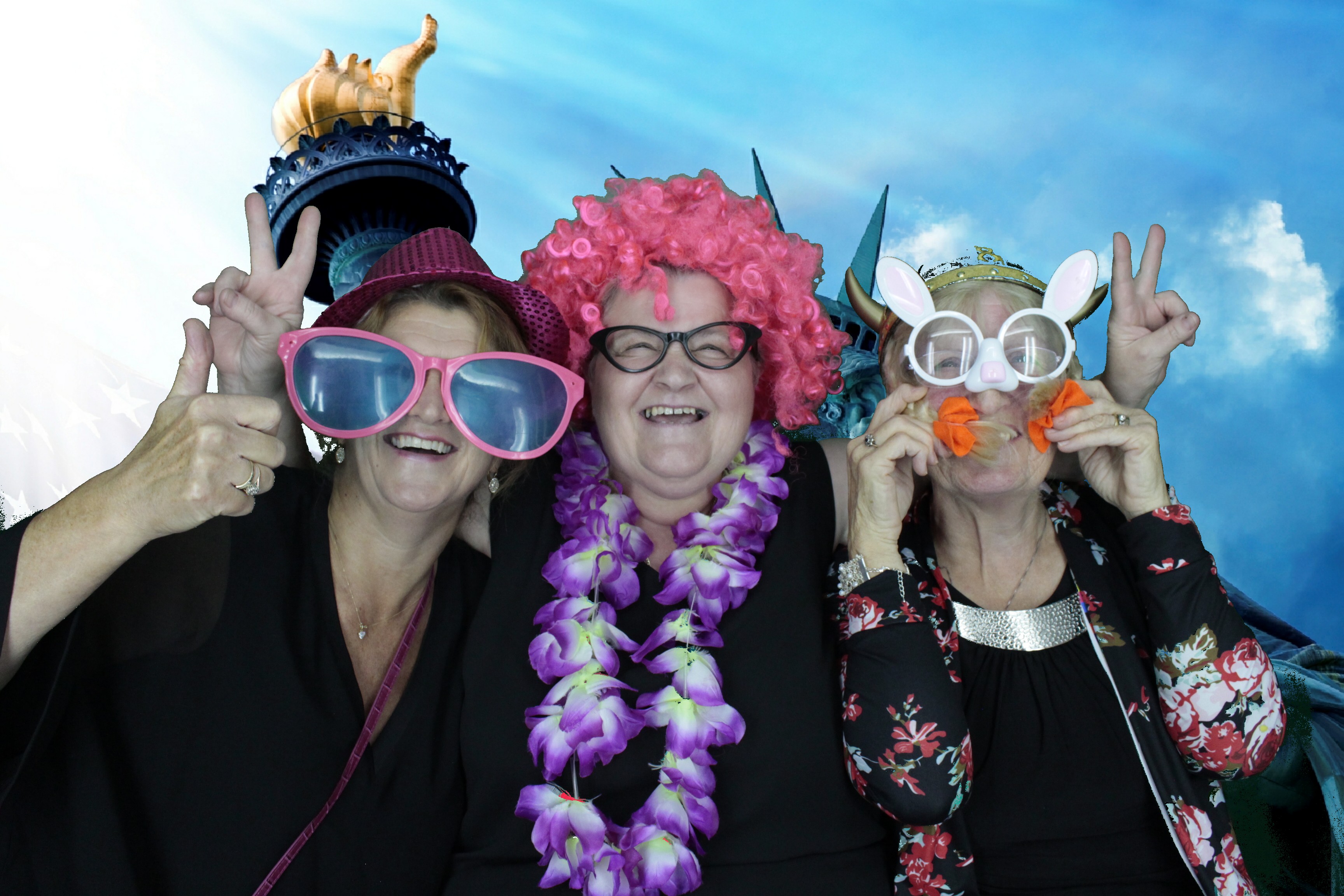 Nikki and Lance's Wedding | View more photos from the event at gallery.myphotoboothexperience.co.uk/u/MyPhotoBoothExperienceLtd/Nikki-and-Lances-Wedding
